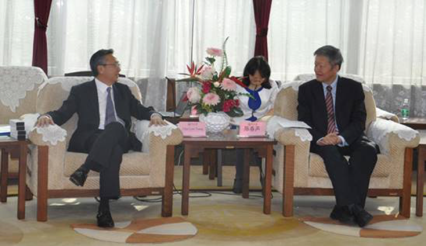 Lingnan Foundation Chair Chui Tsang and Party Secretary CHEN Shunsheng of SYSU